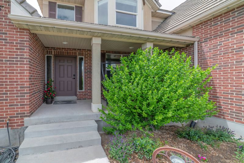 When To Choose Concrete For Walkways And Entryways